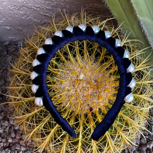 Braided Headband with pearls - Picture 4 of 7